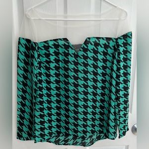 Blouse NWT Green & Black W/White Mesh At The Top, Women’s Size XS
